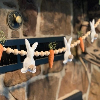 40 Inches Easter Bunny Carrot Wreath Home Spring Decorative Garland Stuffed Rabbit & Plaited Carrot Easter Banner Decoration Easter Garland for Door Window Outdoor Farmhouse Home Decor Hanging