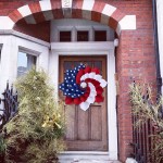 Patriotic Independence Day Wreath for Front Door Outdoor Hanging Garland Artificial Wreath Decoration for Festival Celebration Party Decoration Spring Farmhouse Wreath Decor Home Decoration