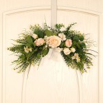 HJHIWE Artificial Simulation Rose Gypsophila Lintel Hanging Ornaments Wall Hanging Swag Door Decoration with Fake Flower Front Door Garland Home Decor for Party Wedding Hanging Decorations