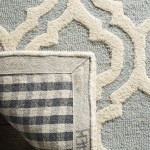 Safavieh Cambridge Collection CAM152A Handmade Moroccan Premium Wool Accent Rug 2' x 3' Spa Ivory